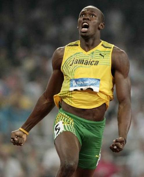 In Cina inizia l&#39;era di Usain Bolt. A Pechino il giamaicano  oro olimpico con record sui 100, sui 200 e nella staffetta 4x100